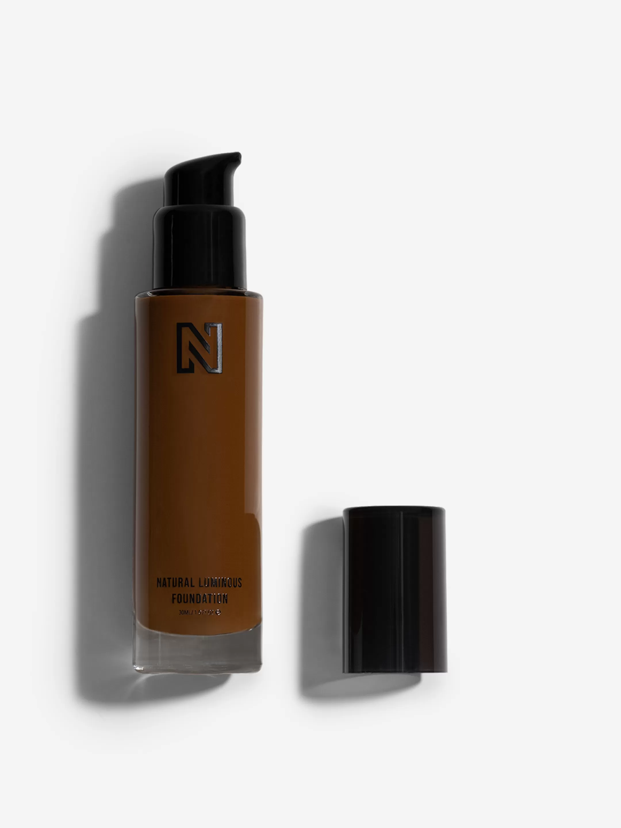 Store NIKKIE Natural Luminous Foundation 026.6 Dark Medium Cool