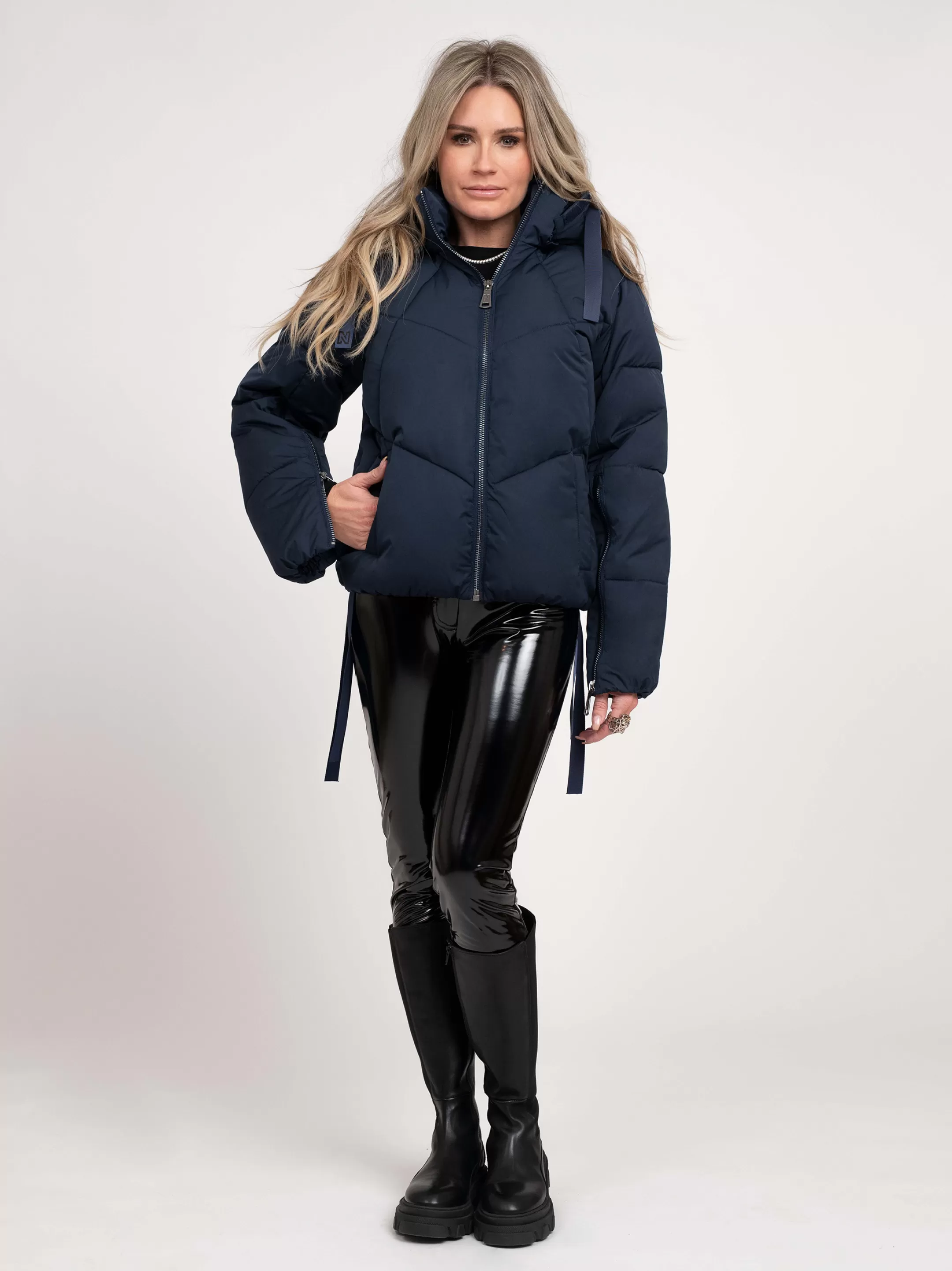 Discount NIKKIE Puffer coat Extra Navy