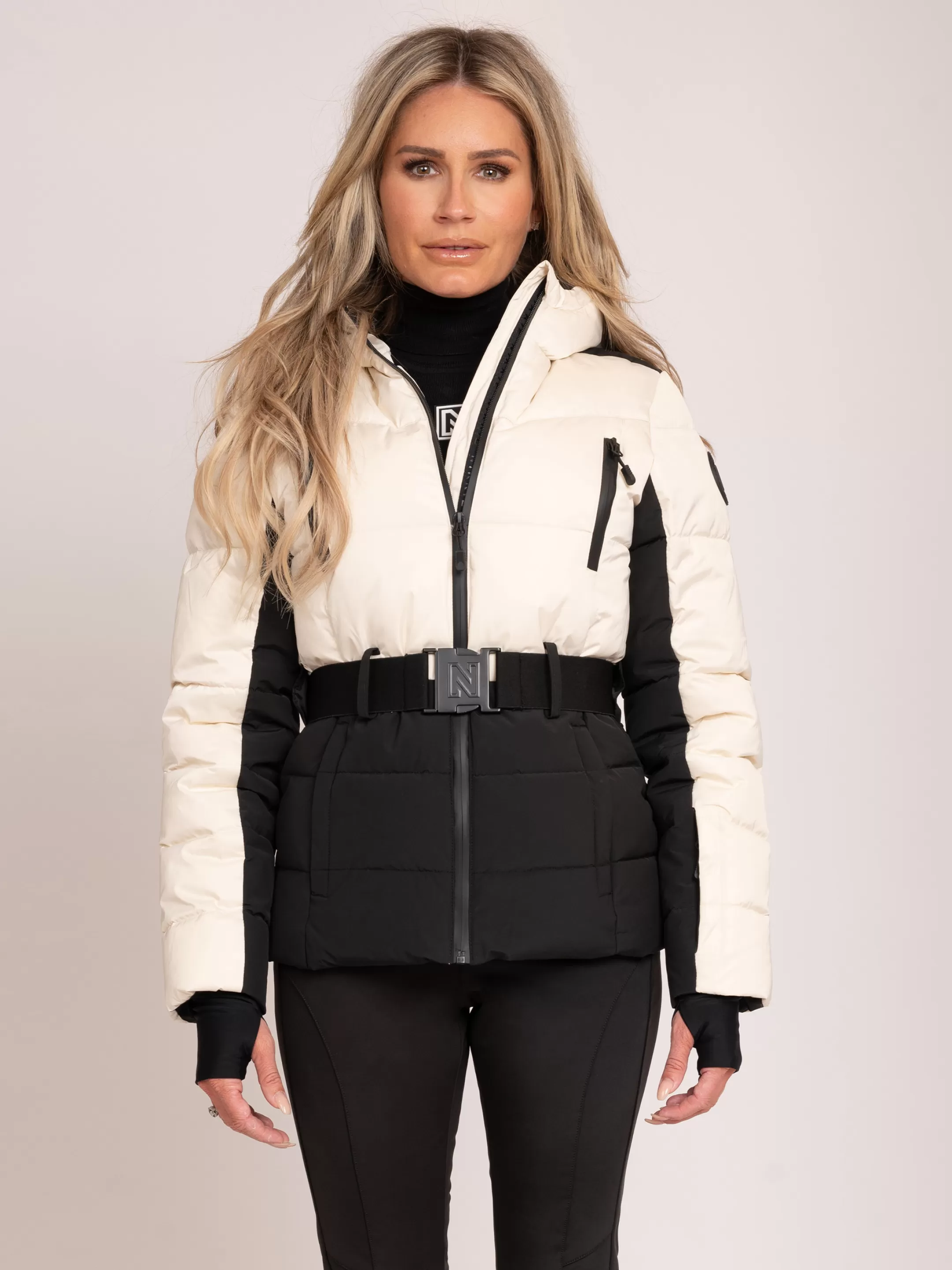 Fashion NIKKIE Ski jacket with belt Cream